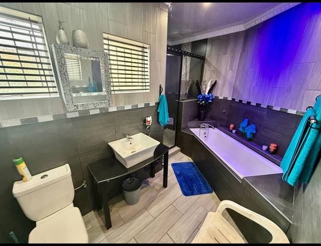 3 BEDROOM HOUSE FOR SALE IN VANDERBIJLPARK CE 3